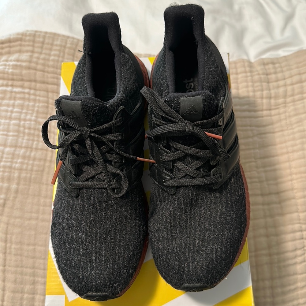 Adidas UltraBoost men’s sneakers size 7 1/2